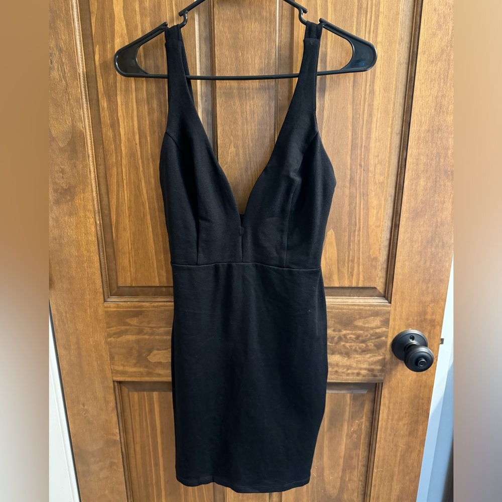 Lulu’s Little Black Dress